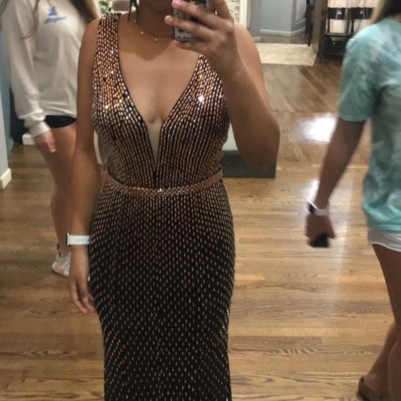 PROM DRESS. - Picture 2 of 3